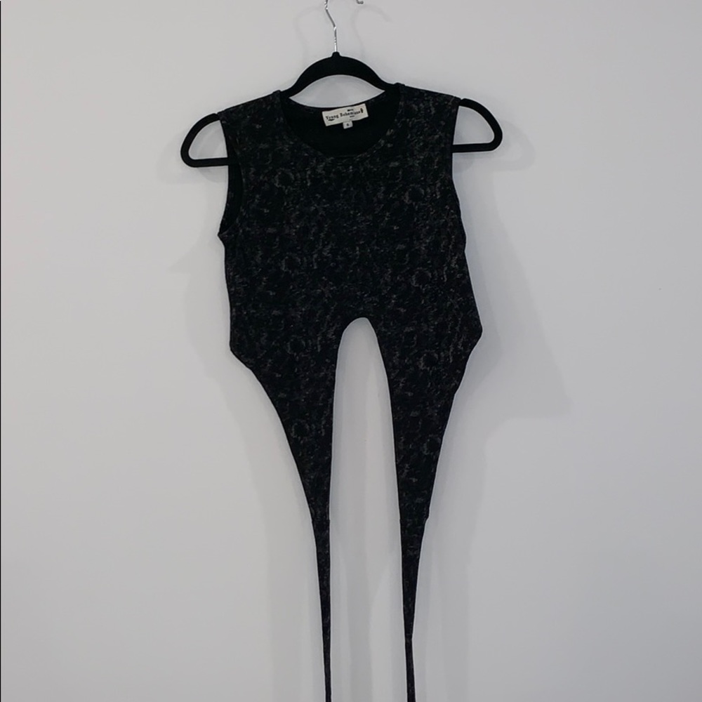 Black tie around croptop